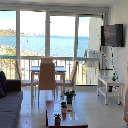 Turisstiko Playa Carvajal Apartment Фуeнхирола Екстериор снимка