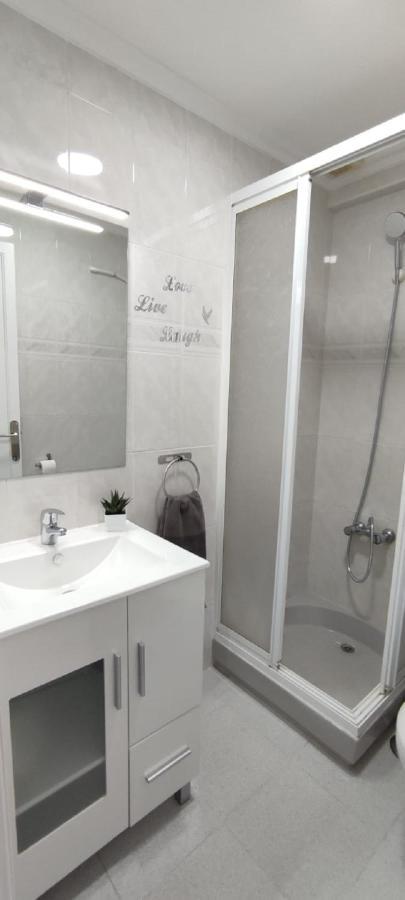 Turisstiko Playa Carvajal Apartment Фуeнхирола Екстериор снимка