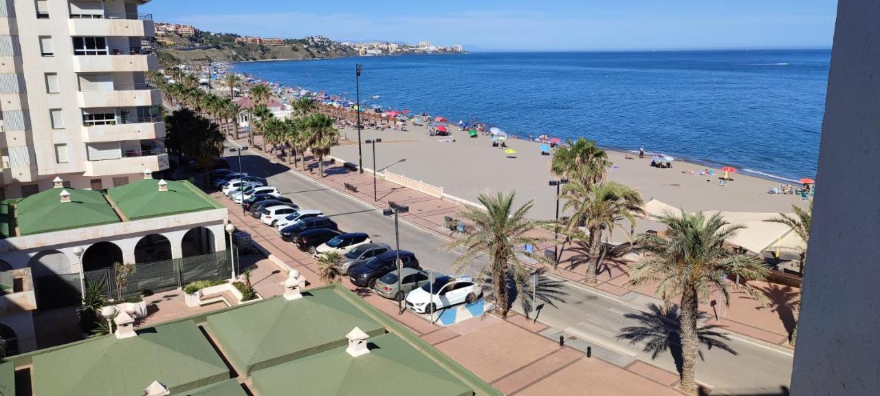Turisstiko Playa Carvajal Apartment Фуeнхирола Екстериор снимка