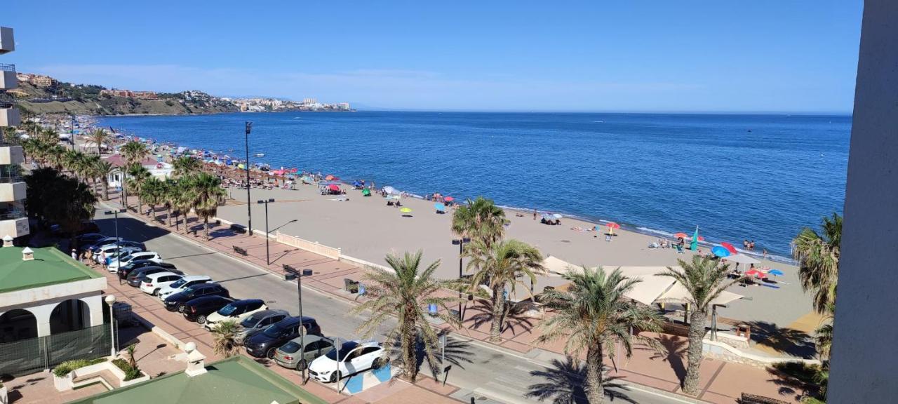 Turisstiko Playa Carvajal Apartment Фуeнхирола Екстериор снимка
