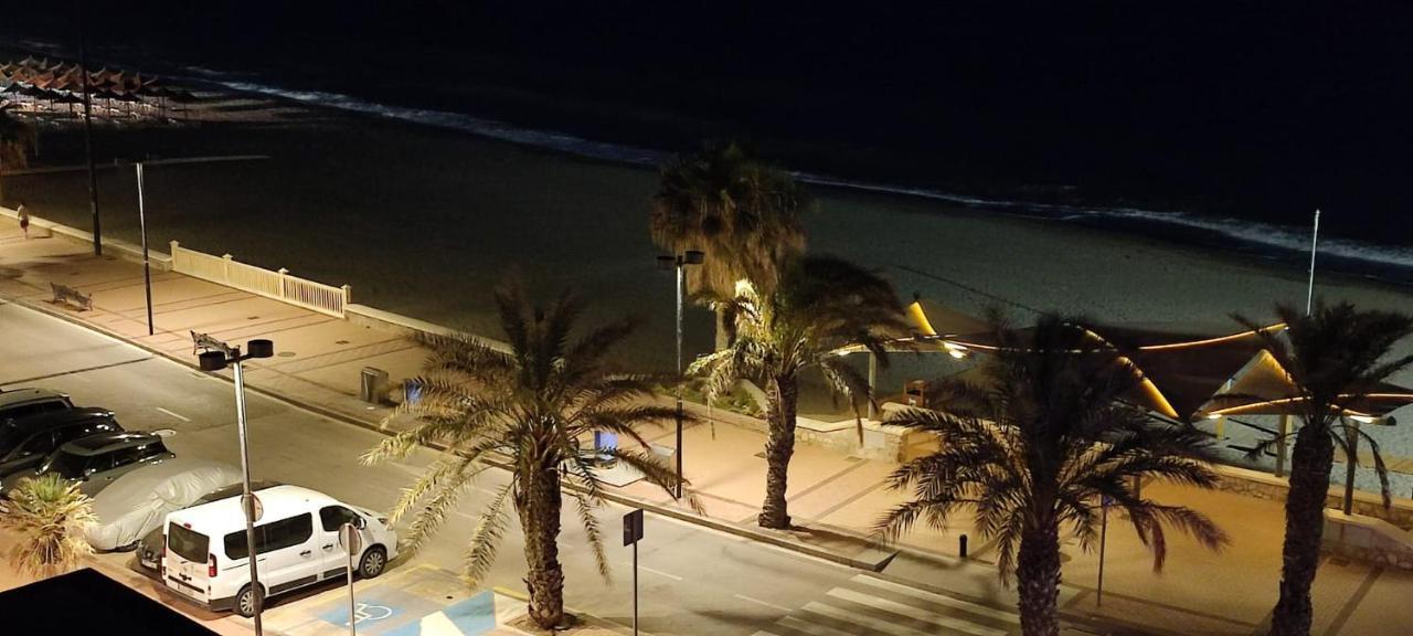 Turisstiko Playa Carvajal Apartment Фуeнхирола Екстериор снимка