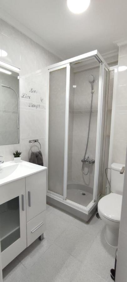 Turisstiko Playa Carvajal Apartment Фуeнхирола Екстериор снимка