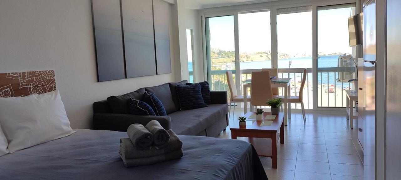 Turisstiko Playa Carvajal Apartment Фуeнхирола Екстериор снимка